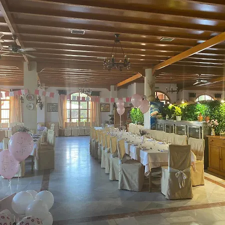 梅森福恩特德尔皮诺酒店