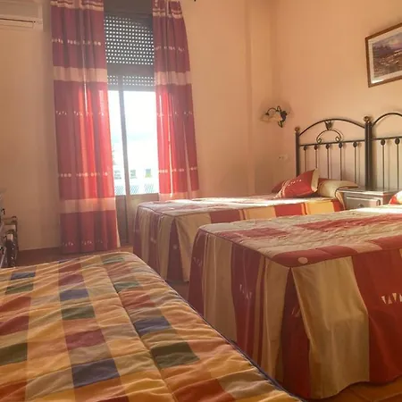 Meson Fuente Del Pino Hotel 2*