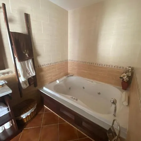 Meson Fuente Del Pino Hotel 2*