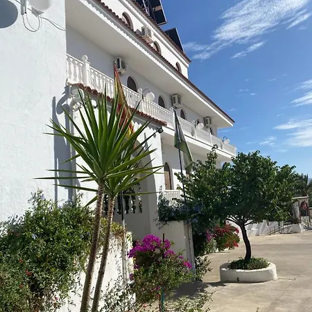 Meson Fuente Del Pino Hotel 2*