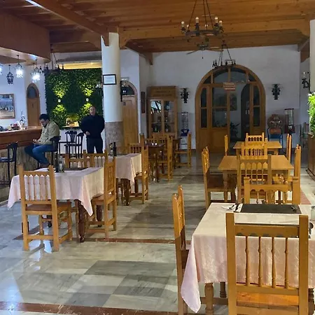 Meson Fuente Del Pino Olvera
