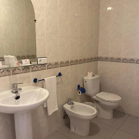 Meson Fuente Del Pino Hotel 2*